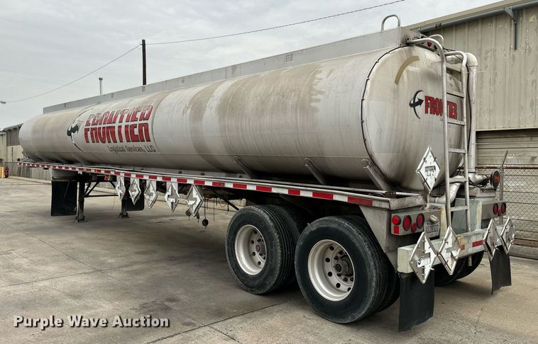 image for item EM0008 1994 Polar tank trailer