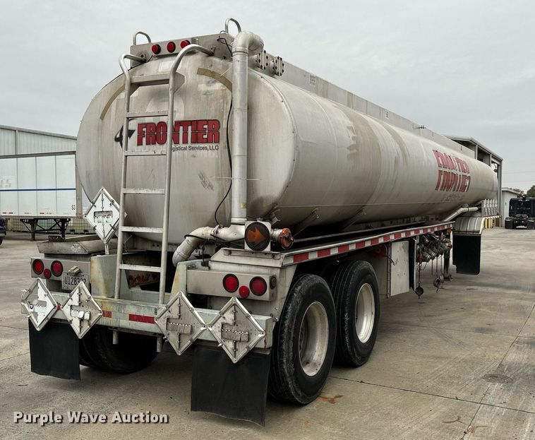 image for item EM0008 1994 Polar tank trailer