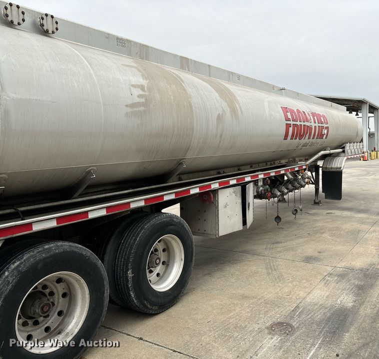 image for item EM0008 1994 Polar tank trailer