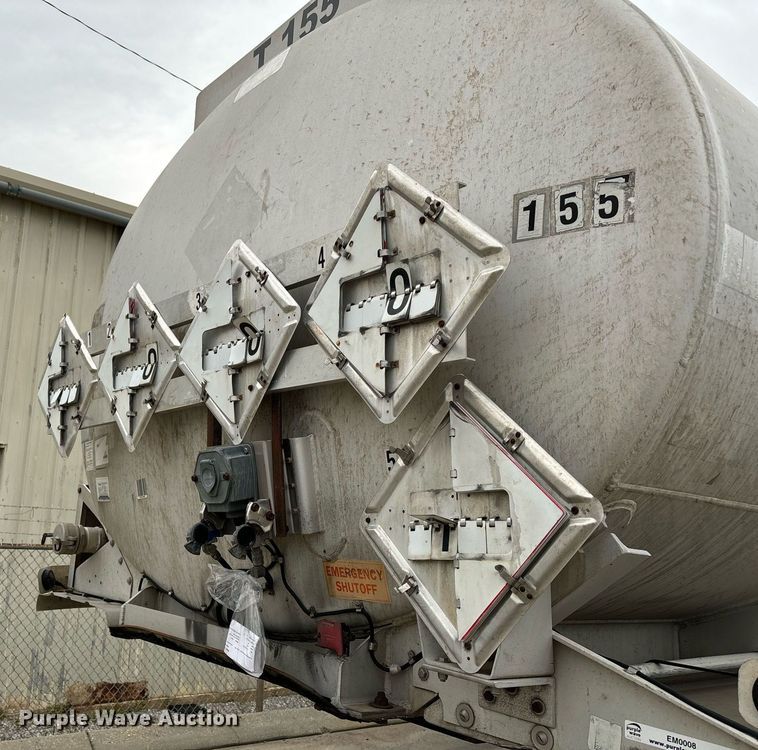 image for item EM0008 1994 Polar tank trailer