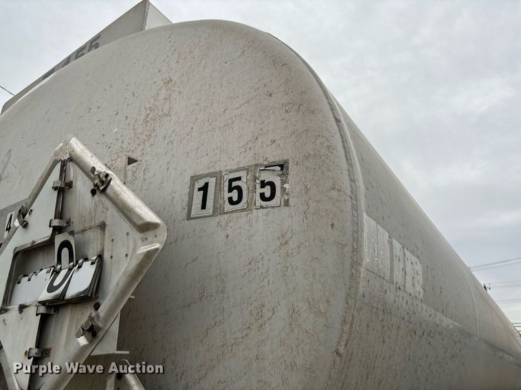 image for item EM0008 1994 Polar tank trailer