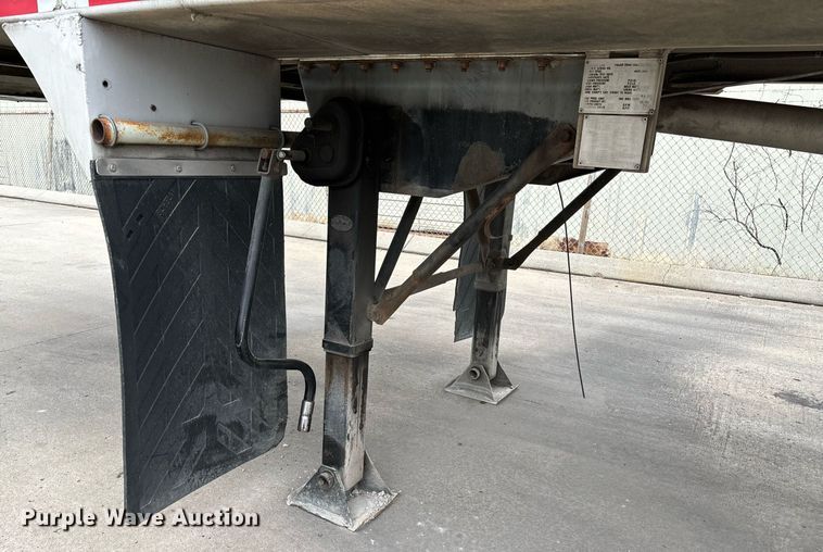 image for item EM0008 1994 Polar tank trailer