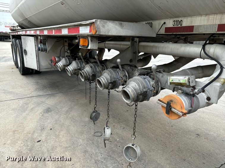 image for item EM0008 1994 Polar tank trailer