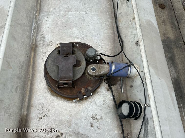 image for item EM0008 1994 Polar tank trailer