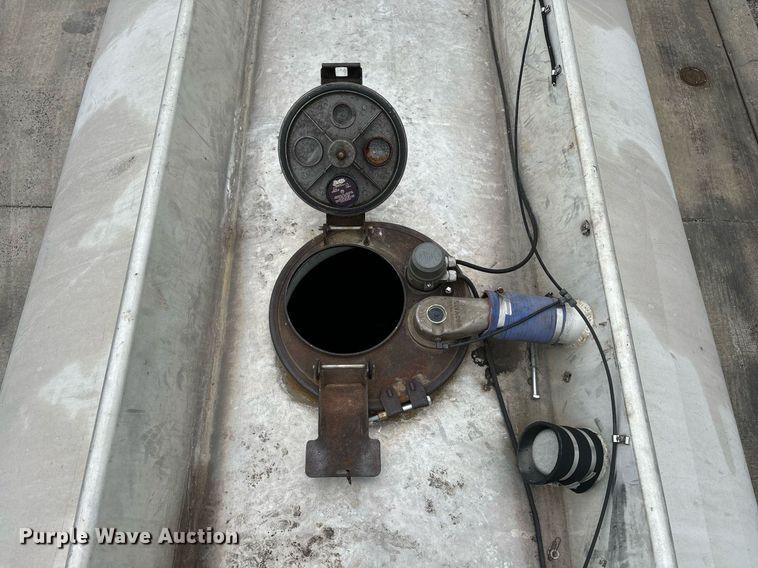 image for item EM0008 1994 Polar tank trailer