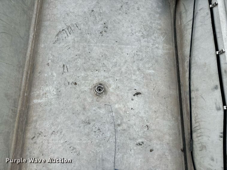 image for item EM0008 1994 Polar tank trailer