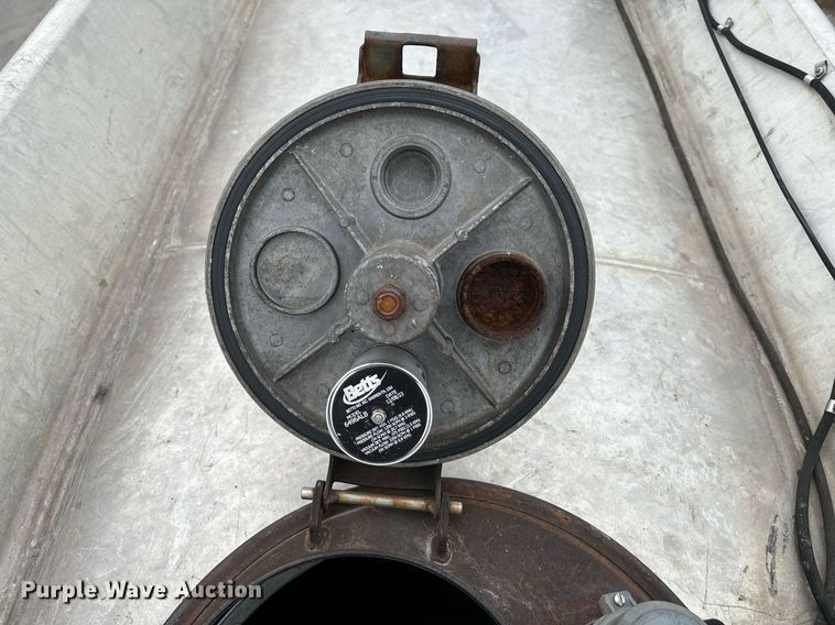 image for item EM0008 1994 Polar tank trailer