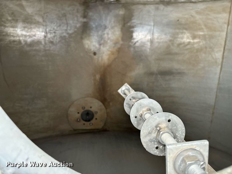 image for item EM0008 1994 Polar tank trailer