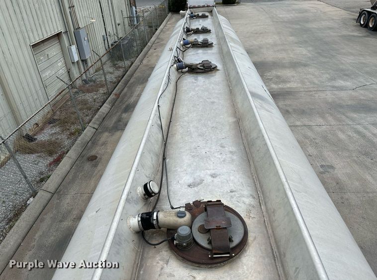 image for item EM0008 1994 Polar tank trailer