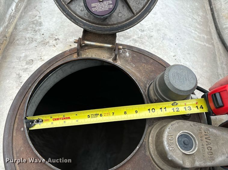 image for item EM0008 1994 Polar tank trailer