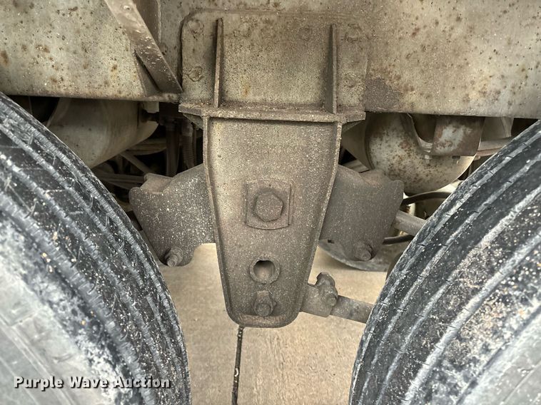 image for item EM0008 1994 Polar tank trailer