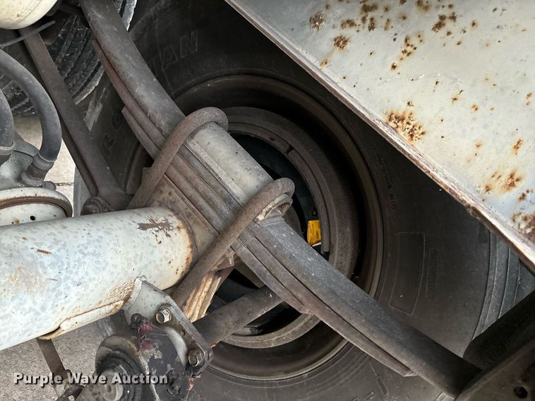 image for item EM0008 1994 Polar tank trailer