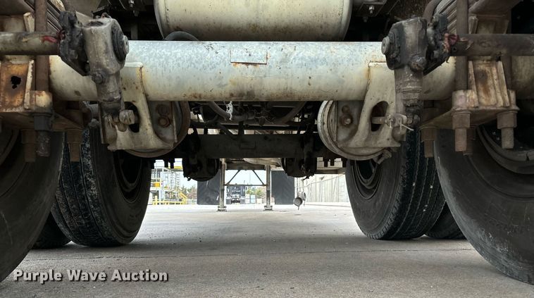 image for item EM0008 1994 Polar tank trailer