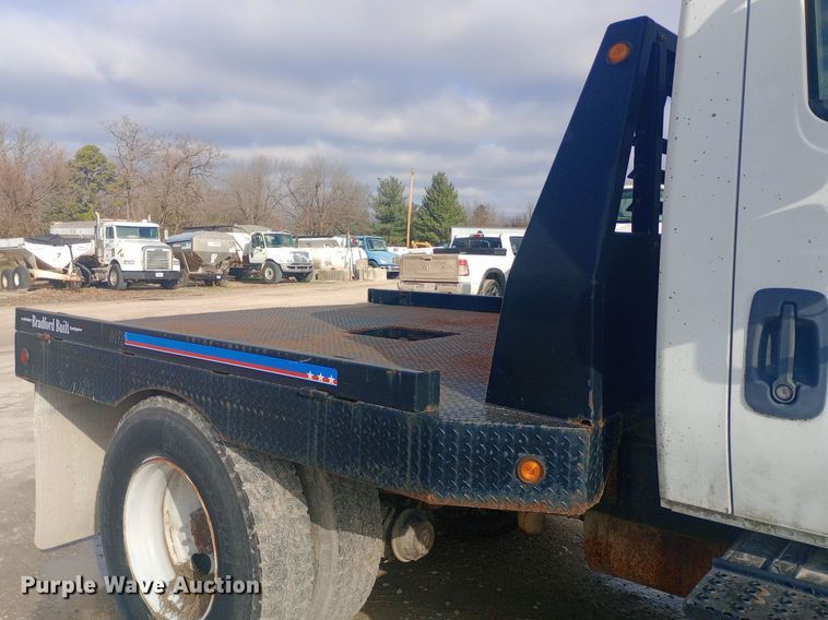 image for item EN8657 2007 International 4300 SBA flatbed truck