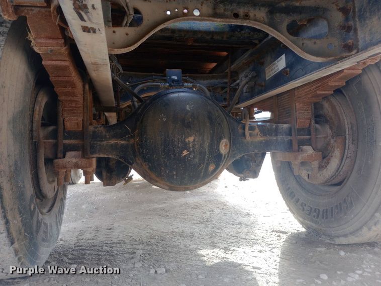 image for item EN8657 2007 International 4300 SBA flatbed truck