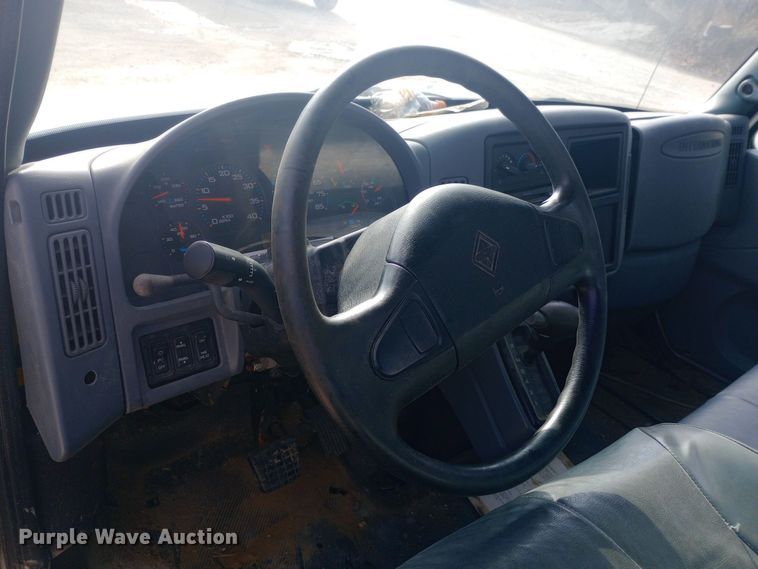 image for item EN8657 2007 International 4300 SBA flatbed truck