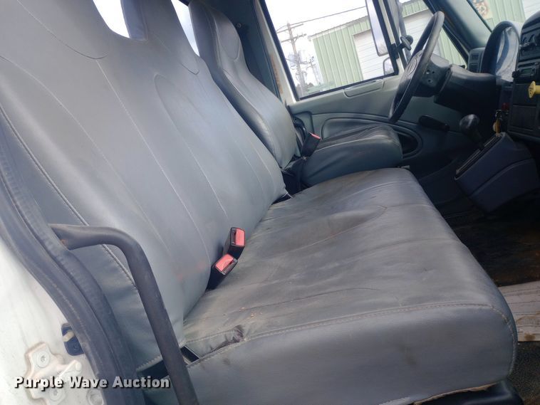 image for item EN8657 2007 International 4300 SBA flatbed truck