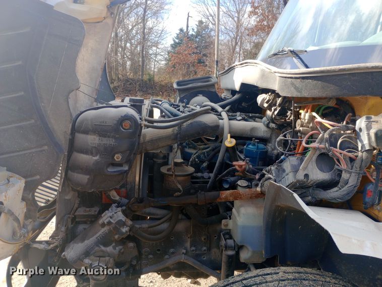 image for item EN8657 2007 International 4300 SBA flatbed truck