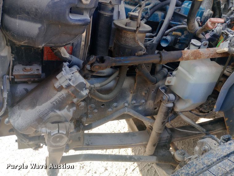 image for item EN8657 2007 International 4300 SBA flatbed truck