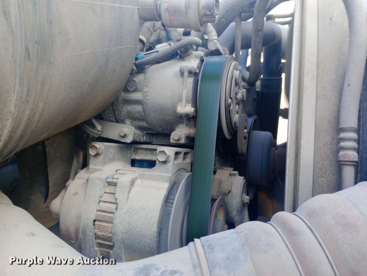 image for item EN8657 2007 International 4300 SBA flatbed truck