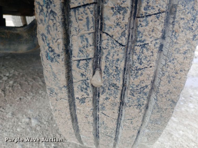 image for item EN8657 2007 International 4300 SBA flatbed truck