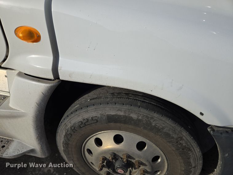 image for item EQ3863 2014 Freightliner Cascadia  semi truck