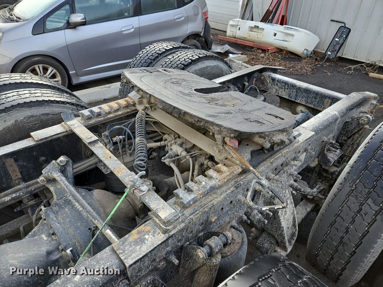 image for item EQ3863 2014 Freightliner Cascadia  semi truck