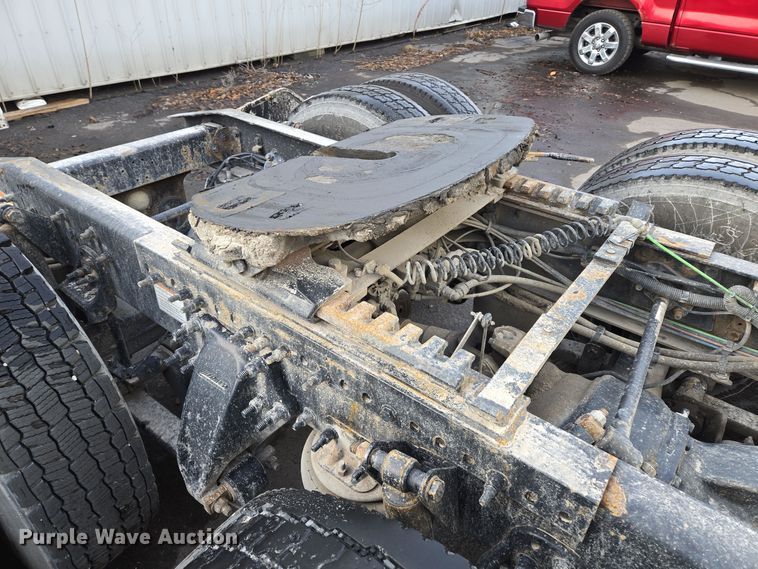 image for item EQ3863 2014 Freightliner Cascadia  semi truck