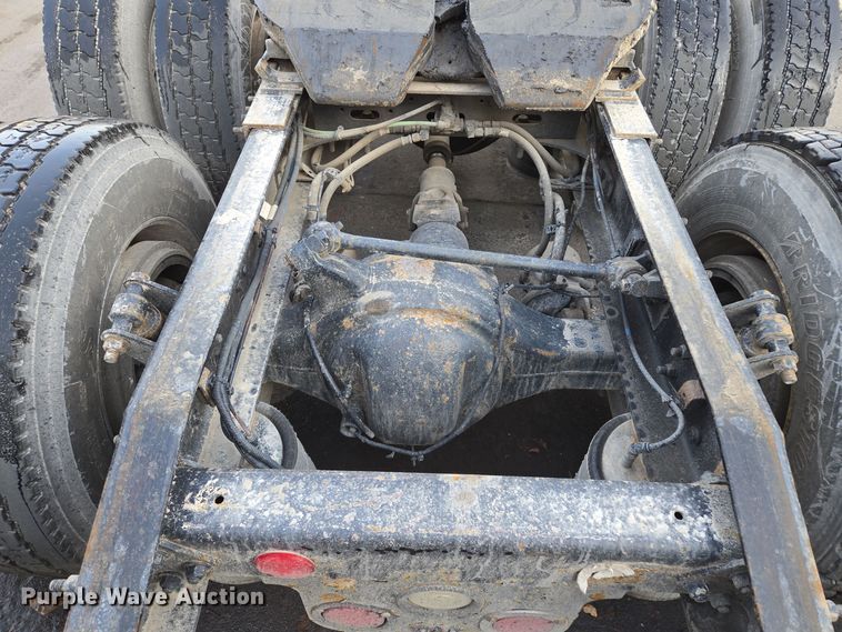 image for item EQ3863 2014 Freightliner Cascadia  semi truck