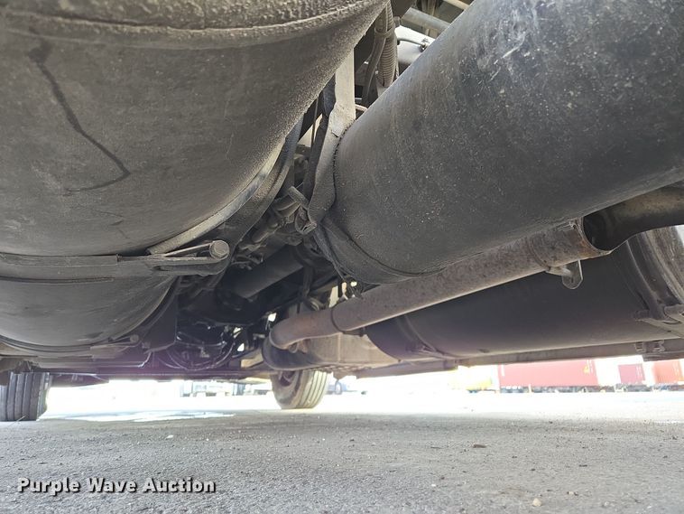 image for item EQ3863 2014 Freightliner Cascadia  semi truck