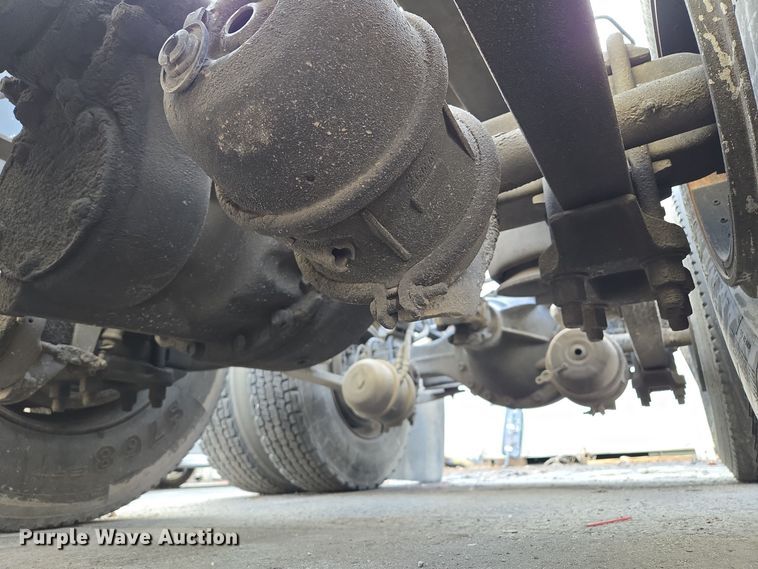 image for item EQ3863 2014 Freightliner Cascadia  semi truck