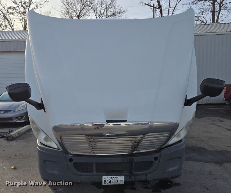 image for item EQ3863 2014 Freightliner Cascadia  semi truck