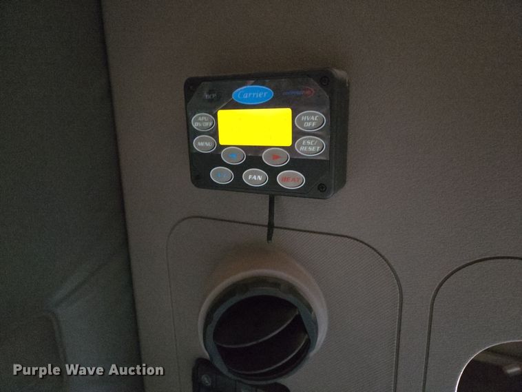 image for item EQ3863 2014 Freightliner Cascadia  semi truck