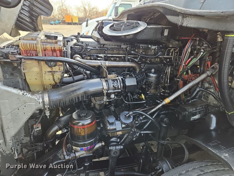 image for item EQ3863 2014 Freightliner Cascadia  semi truck