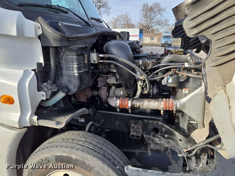 image for item EQ3863 2014 Freightliner Cascadia  semi truck