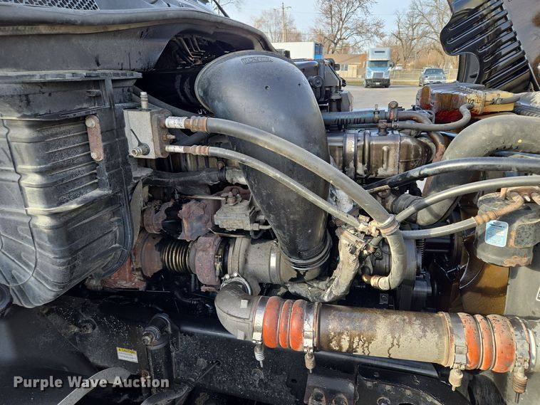 image for item EQ3863 2014 Freightliner Cascadia  semi truck