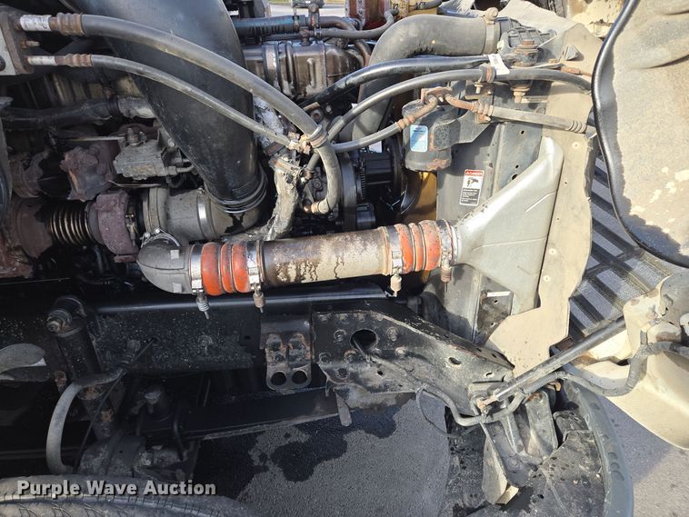 image for item EQ3863 2014 Freightliner Cascadia  semi truck