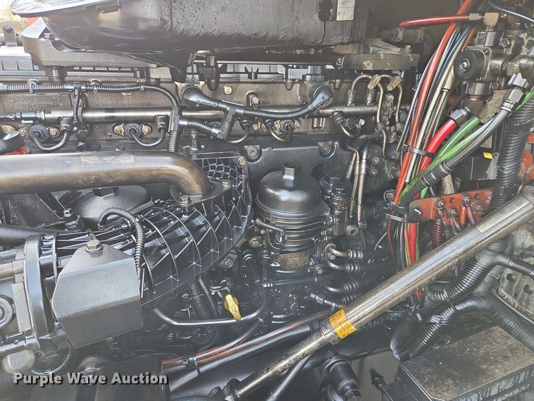 image for item EQ3863 2014 Freightliner Cascadia  semi truck