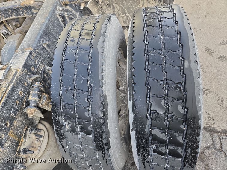 image for item EQ3863 2014 Freightliner Cascadia  semi truck