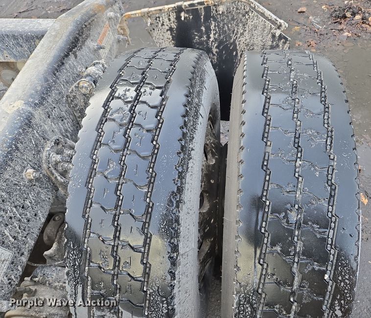 image for item EQ3863 2014 Freightliner Cascadia  semi truck