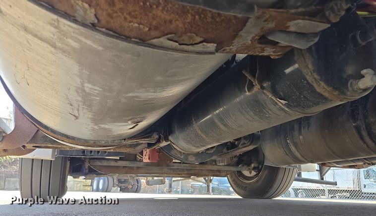 image for item EQ3883 2016 Freightliner  Cascadia semi truck