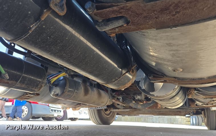 image for item EQ3883 2016 Freightliner  Cascadia semi truck