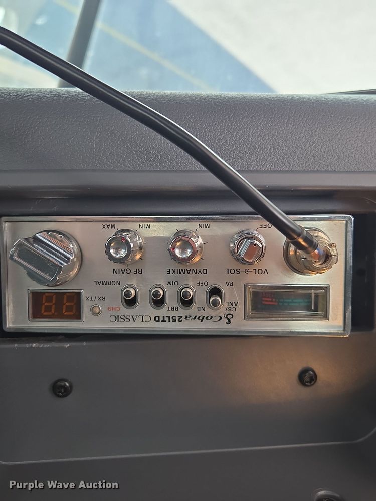 image for item EQ3883 2016 Freightliner  Cascadia semi truck