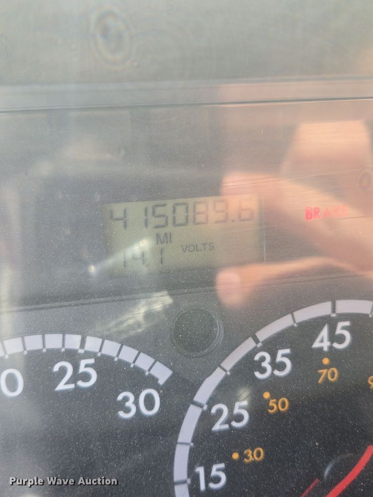 image for item EQ3883 2016 Freightliner  Cascadia semi truck