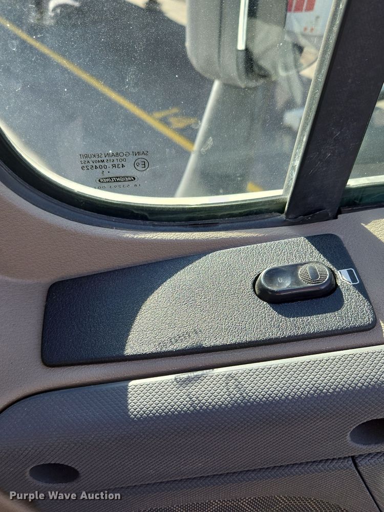 image for item EQ3883 2016 Freightliner  Cascadia semi truck