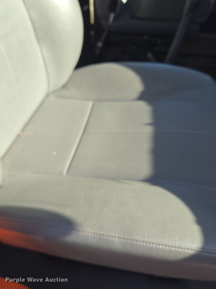 image for item EQ3883 2016 Freightliner  Cascadia semi truck