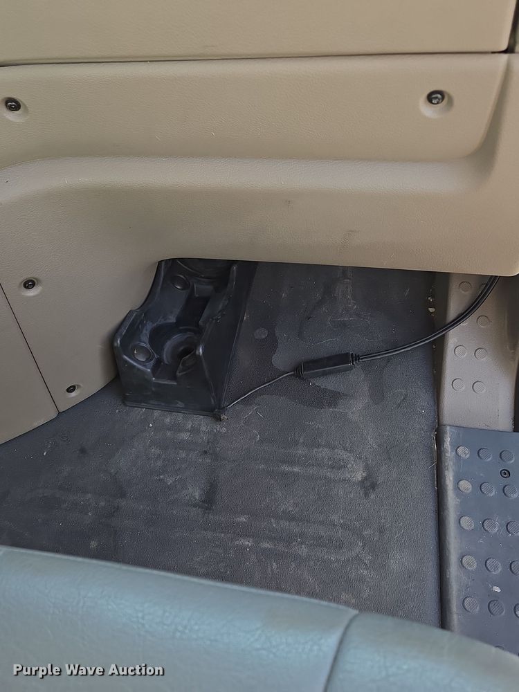 image for item EQ3883 2016 Freightliner  Cascadia semi truck