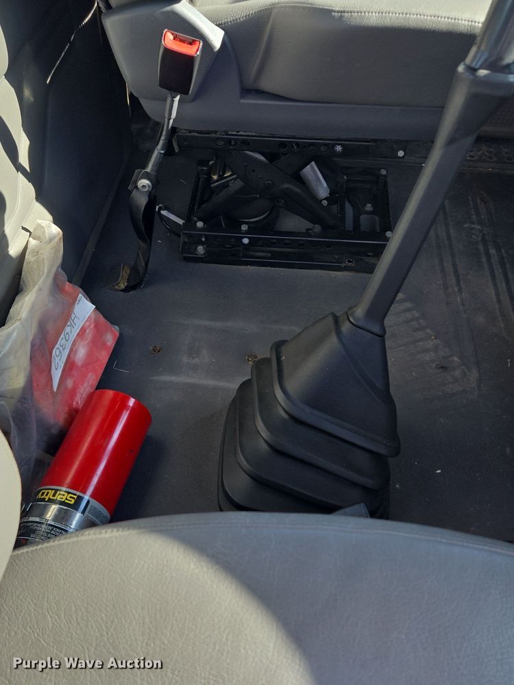 image for item EQ3883 2016 Freightliner  Cascadia semi truck