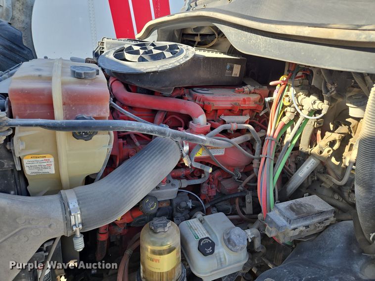 image for item EQ3883 2016 Freightliner  Cascadia semi truck