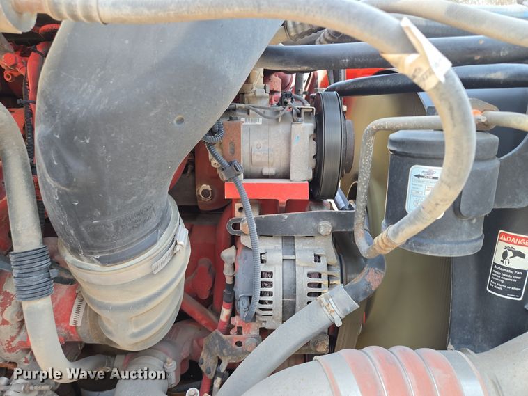 image for item EQ3883 2016 Freightliner  Cascadia semi truck